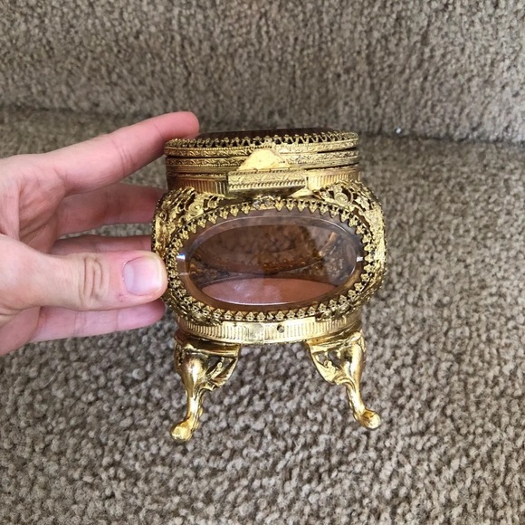 Vintage filigree ormolu vanity box - Picture 4 of 7